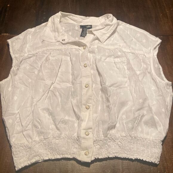 Wrangler Ladies' Cap Sleeve Smocked Top Medium - Picture 2 of 9
